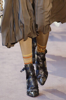 Details Chloé Fall 2018 Ready-to-Wear , Детали коллекции Хлоя осень зима 2018 , Fashion show , неделя моды в Париже , PFW , Paris Fashion Week , Mainstyles
